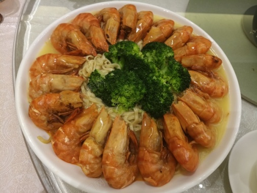 一盘大虾美食摄影图片