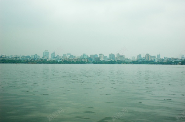 静湖风光jpg_新图网 https://ixintu.com 建筑 树木 树林 河流 湖水 湖边 西湖 雾
