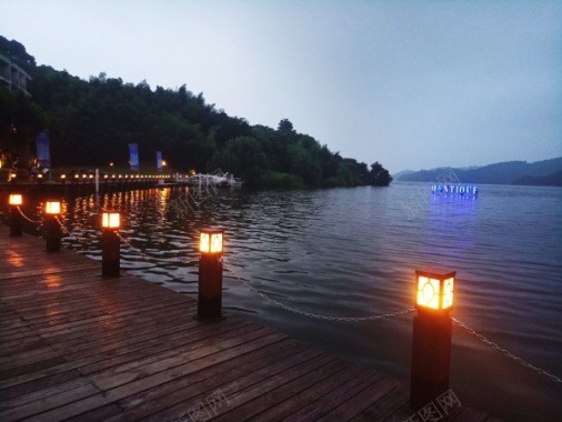 天目湖夜景摄影图片