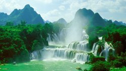 德天瀑布背景图唯美风景背景德天瀑布绿色系壁纸风景壁高清图片