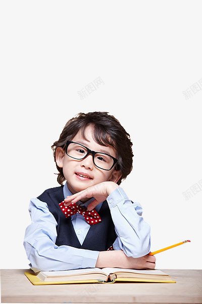 小孩思考戴眼镜的小孩教育开学png免抠素材_新图网 https://ixintu.com 专注力 小孩学习 小孩思考 开学 戴眼镜的小孩 教育 暑假 铅笔