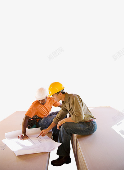 两个工人看手工图png免抠素材_新图网 https://ixintu.com 两个人看施工图 带安全帽的人 施工图在工人手里