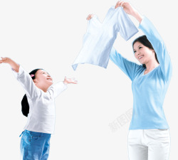 妈妈晒衣服干洗洗衣晒衣服高清图片