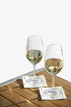 酒杯白葡萄酒白葡萄酒高清图片