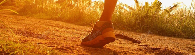 运动是为了超越自我png_新图网 https://ixintu.com 健身 健身锻炼运动休闲放松超越创意海报 创意海报 奔跑的女子 放松 放空 超越人生 运动 运动休闲 运动系列 锻炼