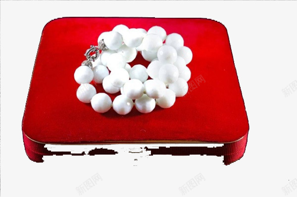 绒布盒子上的珍珠项链png免抠素材_新图网 https://ixintu.com 珍珠 红色盒子 纯白色 项链