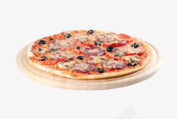 披萨盘棕色木质纹理盛着水果披萨的圆木高清图片