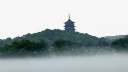 云雾缭绕的塔素材