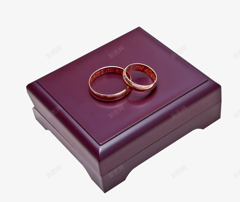 盒子上的戒指png免抠素材_新图网 https://ixintu.com 戒指 珠宝 盒子 结婚戒指盒
