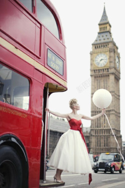 英国美女英国伦敦大本钟红色巴士与美女高清图片