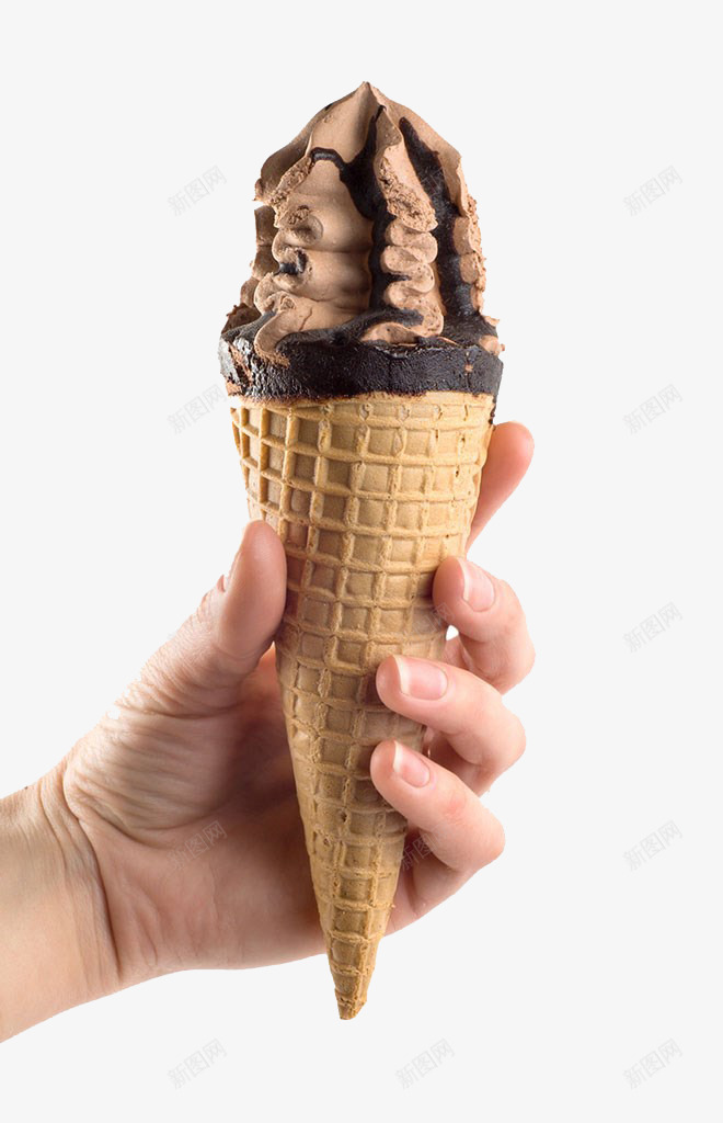 巧克力冰淇淋蛋卷png免抠素材_新图网 https://ixintu.com 冰淇淋 冰淇淋蛋卷 实物 巧克力 手拿冰淇淋 甜食 高清 高清图片