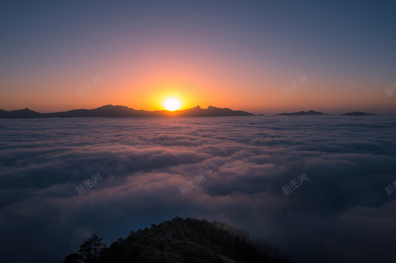 黄昏太阳落日日出景色天空png免抠素材_新图网 https://ixintu.com 云朵 天空 天空实拍 日出 日头 晨曦 景色 美色 落日