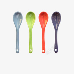 彩色排列着的陶瓷制品勺子素材