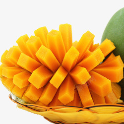 放在篮子里的芒果切成花的芒果高清图片