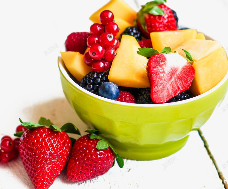 水果png免抠素材_新图网 https://ixintu.com 碗中的水果 芒果 草莓 蓝莓