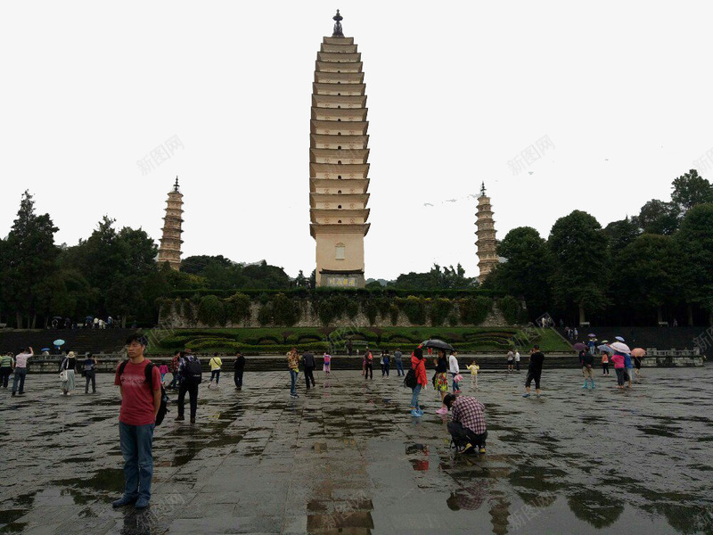 大理三塔寺院png免抠素材_新图网 https://ixintu.com 三塔 三塔寺 佛塔 佛教 塔 大理 大理三塔 崇圣三塔 崇圣寺 崇圣寺三塔 白族