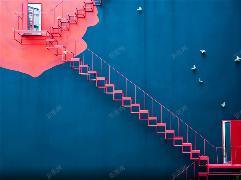 纯色背景红色楼梯png免抠素材_新图网 https://ixintu.com 图片 楼梯 红色 纯色展板背景 背景 走