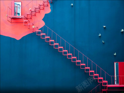 纯色背景红色楼梯素材