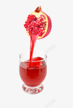 透明杯里的水果汁素材