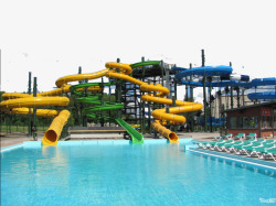 娱乐的公园水上娱乐设施滑梯高清图片