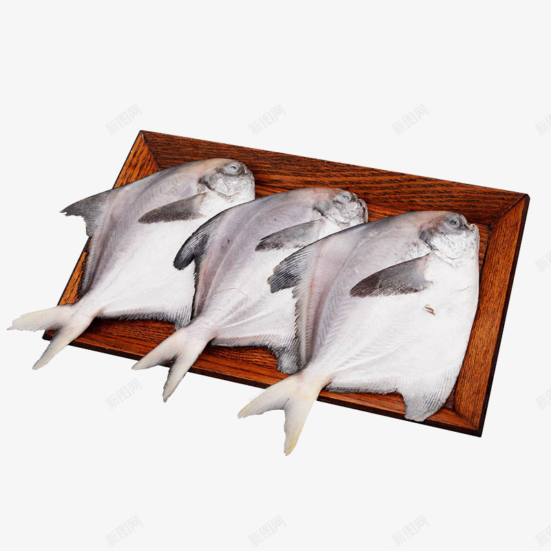 三条鲳鱼放在盘子里png免抠素材_新图网 https://ixintu.com 三条 产品实物图 鱼肉 鲳鱼