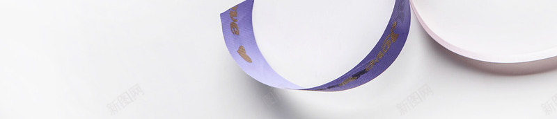 紫色彩带巧克力海报png免抠素材_新图网 https://ixintu.com 巧克力 彩带 海报 紫色