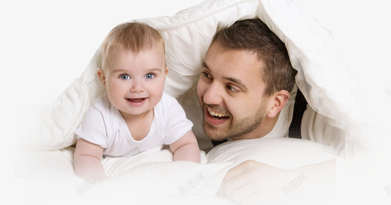父亲节摄影床上两父子png免抠素材_新图网 https://ixintu.com 摄影 父亲 父子 父子对话