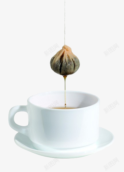 被提起的茶包png免抠素材_新图网 https://ixintu.com 咖啡杯 浸泡 瓷杯 白色杯子 茶包