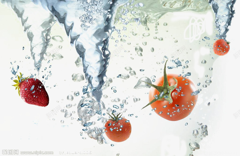 清洗水果png免抠素材_新图网 https://ixintu.com 水中水果 水池 洁净 洗水果 草莓 西红柿