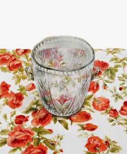 花纹玻璃杯透明玻璃杯高清图片