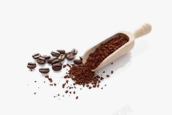 木制铲子盛出的咖啡豆高清图片