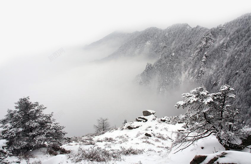 冰雪世界的太白山png免抠素材_新图网 https://ixintu.com 云海 冬季 冰雪 国家森林公园 太白山 山峰 山脉 旅游景区 森林 白色 自然