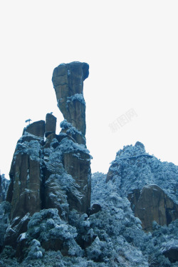 花岗岩石柱巨蟒出山雪景高清图片