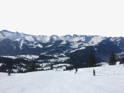 山脚下的滑雪场素材