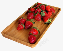 带轮的木抽屉红草莓高清图片