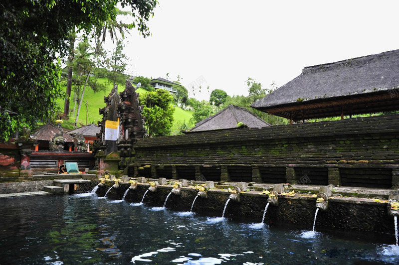 巴厘岛圣泉寺图png免抠素材_新图网 https://ixintu.com 圣泉寺 巴厘岛 度假圣地 旅游 海景 海洋风景 美丽景色 美丽风光 美丽风景 蓝色海面 风景摄影