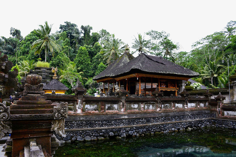 巴厘岛圣泉寺摄影png免抠素材_新图网 https://ixintu.com 古建筑 圣泉寺 大海风景 巴厘岛 度假圣地 旅游 海岸风景 海景 海洋风景 美丽景色 美丽风光 美丽风景 美景大海 蓝色海面 风景摄影