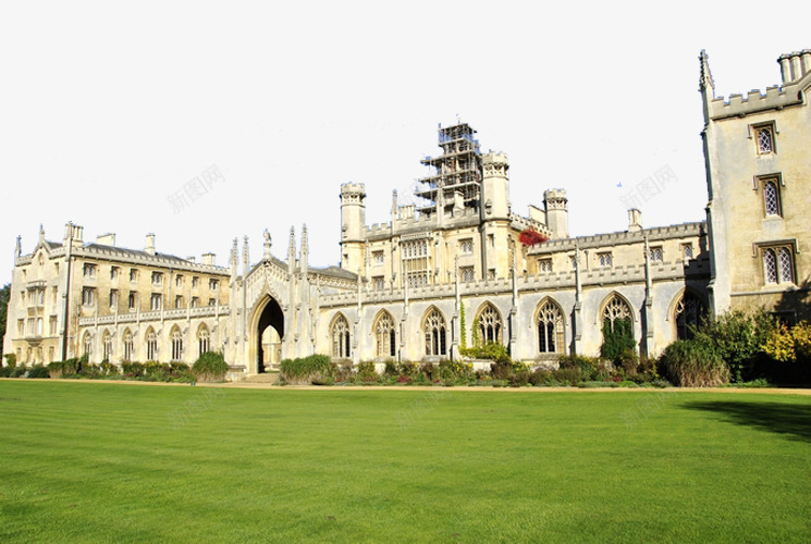 英国剑桥的米白色建筑png免抠素材_新图网 https://ixintu.com 大门 米白色 绿色 草坪