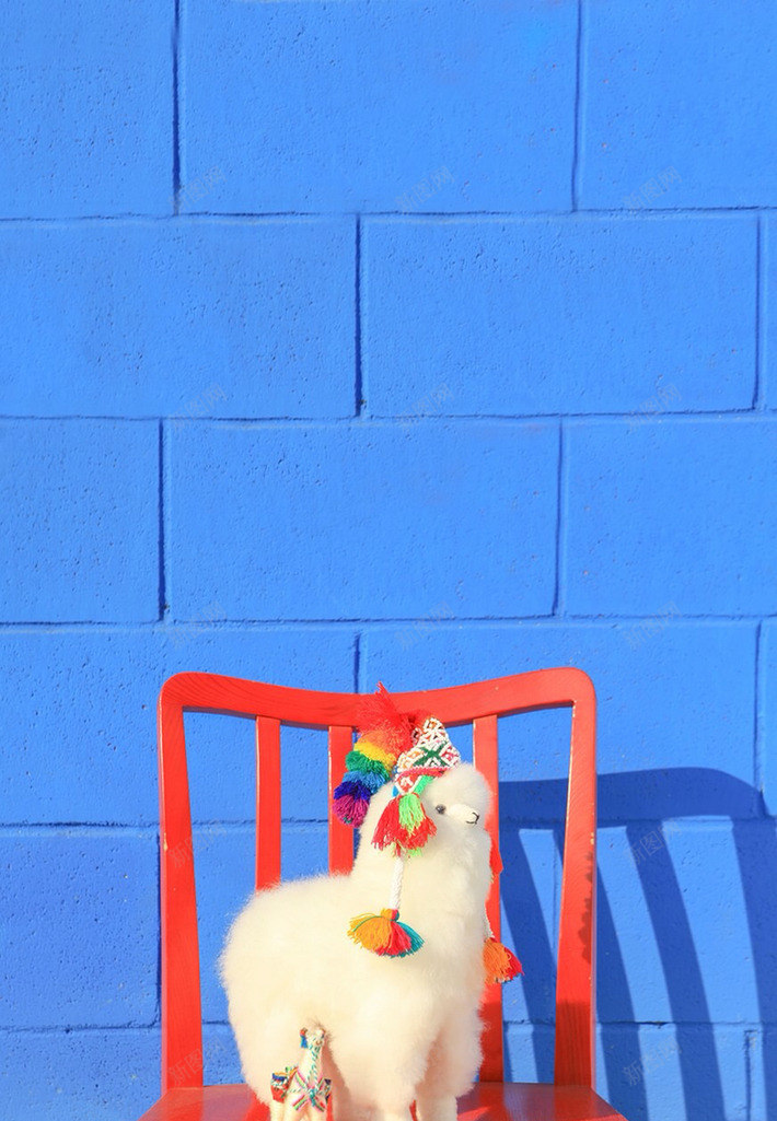 蓝色砖墙儿童椅子海报背景png免抠素材_新图网 https://ixintu.com 儿童 椅子 海报 砖墙 背景 蓝色