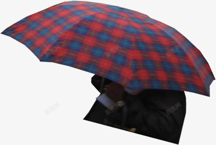 一个人在街上打着一把红色格子的雨伞png免抠素材_新图网 https://ixintu.com 一把 个人 格子 红色 街上 雨伞
