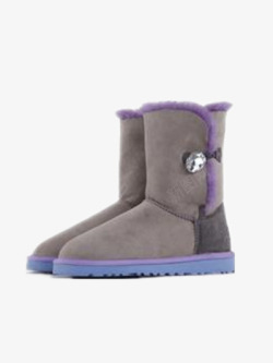 毛绒靴子紫色雪地靴高清图片