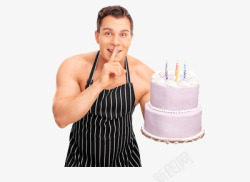 一男子举着蛋糕素材