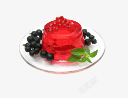 红色果冻盘子中的果冻片高清图片