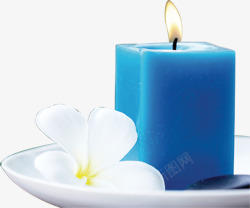 白色花朵蓝色蜡烛素材
