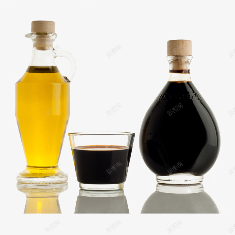 玻璃瓶png免抠素材_新图网 https://ixintu.com 杯子 液体 玻璃瓶 酒 黑色
