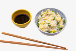 肉片拌面和酱料和筷子素材