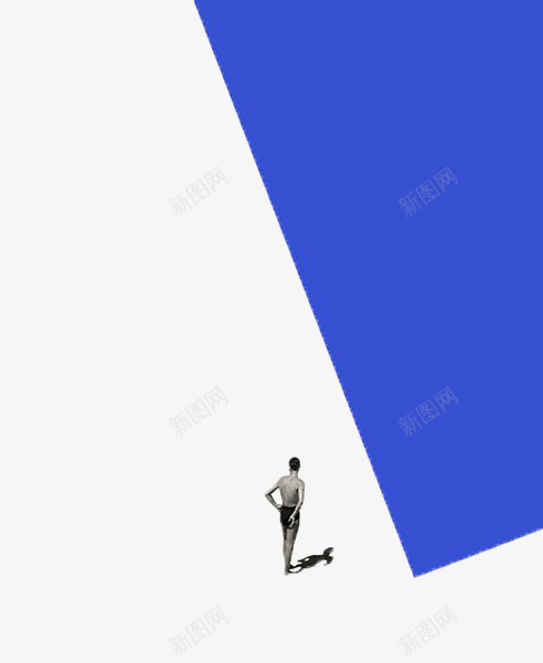 蓝色块面旁的男人png免抠素材_新图网 https://ixintu.com 极简 泳裤 男人 蓝色
