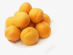 成熟的杏实物一盘金黄色甜杏高清图片