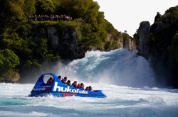 新西兰胡卡瀑布景点素材