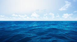 白云的风景蓝色大海高清图片